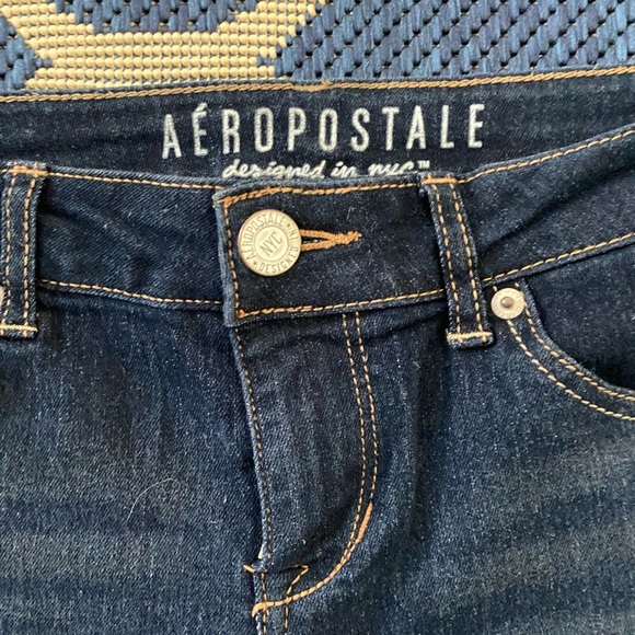 Aeropostale Denim Bermuda shirts with cuffed legs. Dark wash - Picture 5 of 6